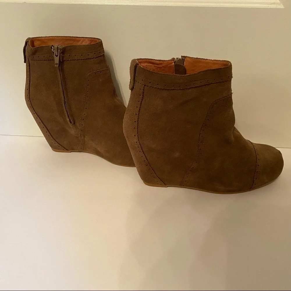 JEFFREY CAMPBELL SHOES BOOTS ANKLE BOOTIES BROWN SUEDE LEATHER WEDGE ZIP SIZE 8